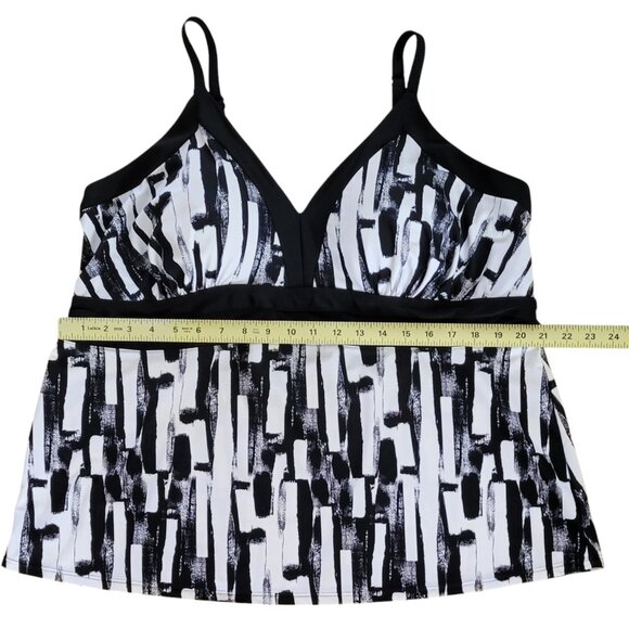 Aquabelle Swimsuits for All Plus Size Tankini Top with Mesh Inset Size 24 - Picture 5 of 10